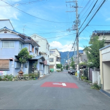 西から見た前面道路