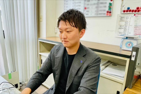 店長 桑原 裕介