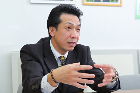 店長 瀧野 利一