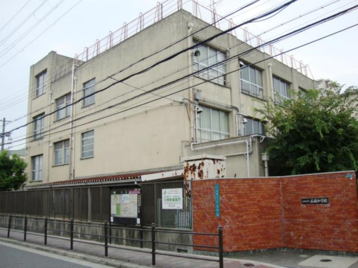 【大阪市立瓜破中学校】徒歩10分（約800ｍ）