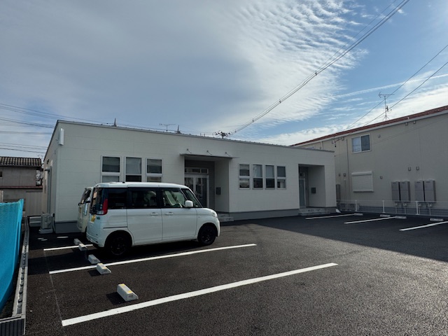 NICO泉 泉2025施設正面斜め写真