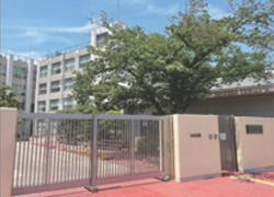 横堤小学校